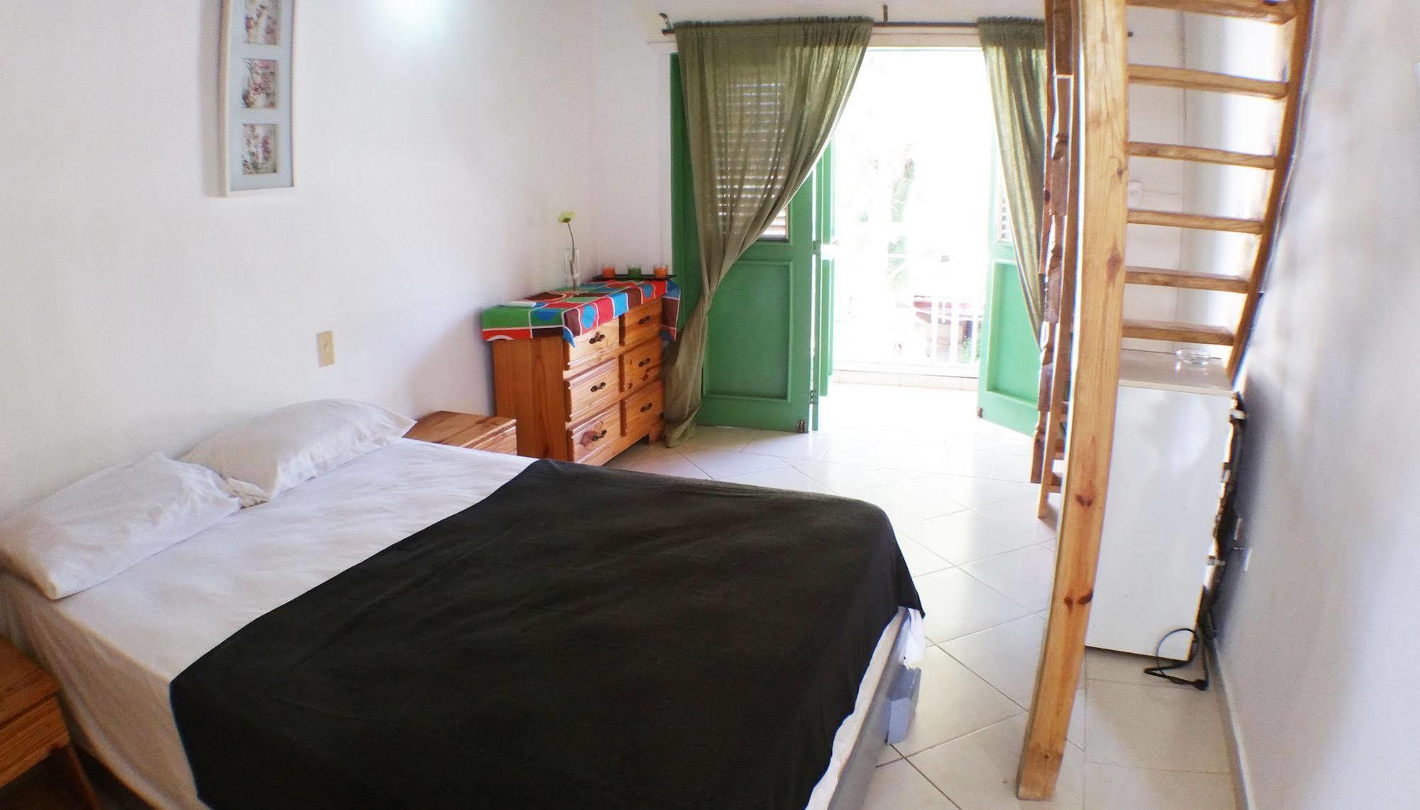 Hotel Los Pinos Las Terrenas Kültér fotó